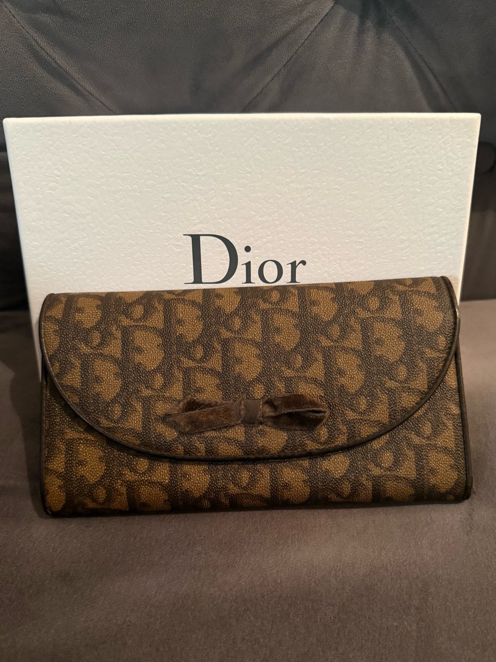 🔥EUC Christian Dior 2005 Brown Monogram Wallet comes with original box🔥